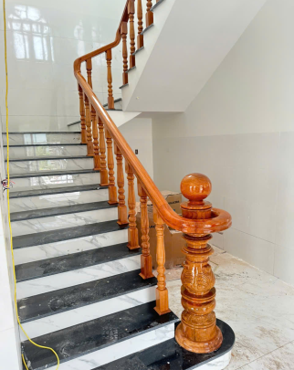 CẦU THANG GỖ NGUYỄN THẮNG BÌNH DƯƠNG