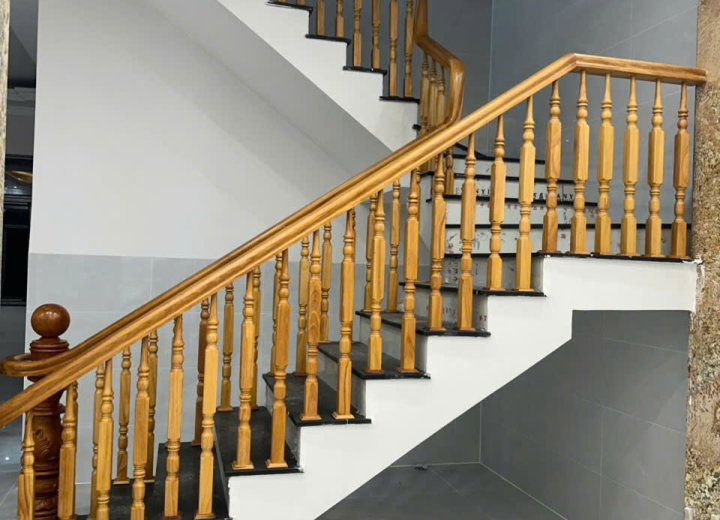 Cầu thang gỗ Bình Dương Mẫu 14