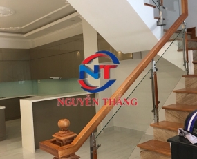 Cầu thang gỗ tự nhiên Cầu thang gỗ tự nhiên
