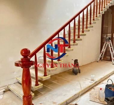 Cầu thang gỗ Bình Dương Mẫu 4