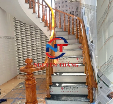Cầu thang gỗ Bình Dương Mẫu 11
