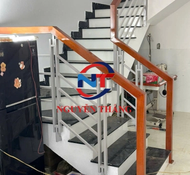Cầu thang gỗ Bình Dương Mẫu 13