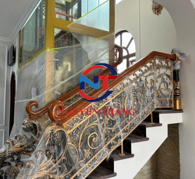 Cầu thang gỗ Bình Dương Mẫu 15