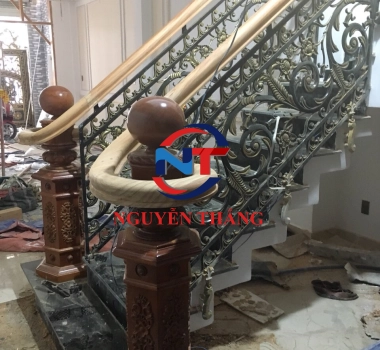 Cầu thang gỗ chuyên nghiệp 